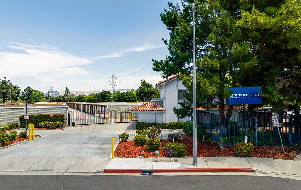 SecureSpace Self Storage in San Jose, CA - Lonus.