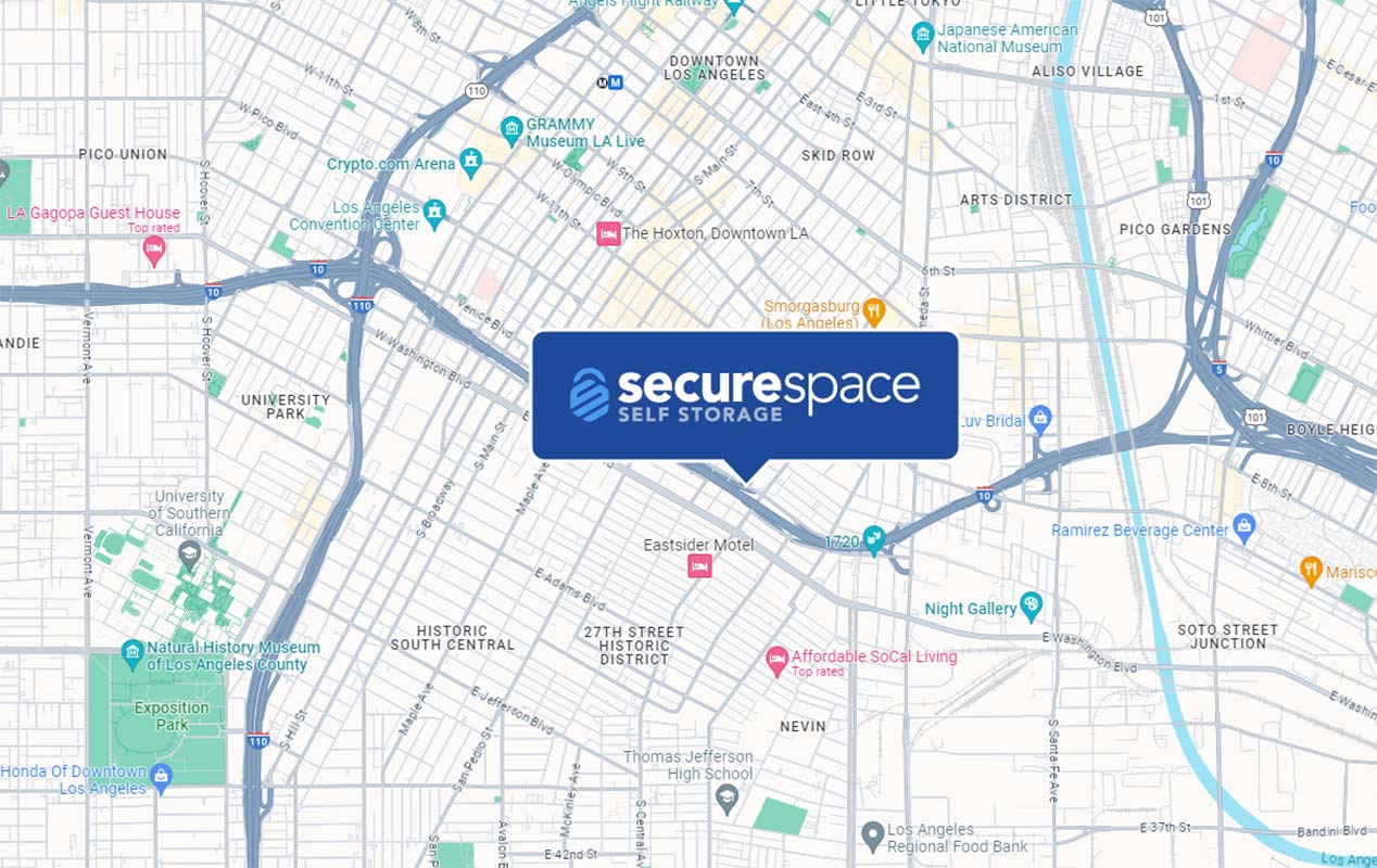 Conveniently located on Essex St, directly accessible from the I-10.